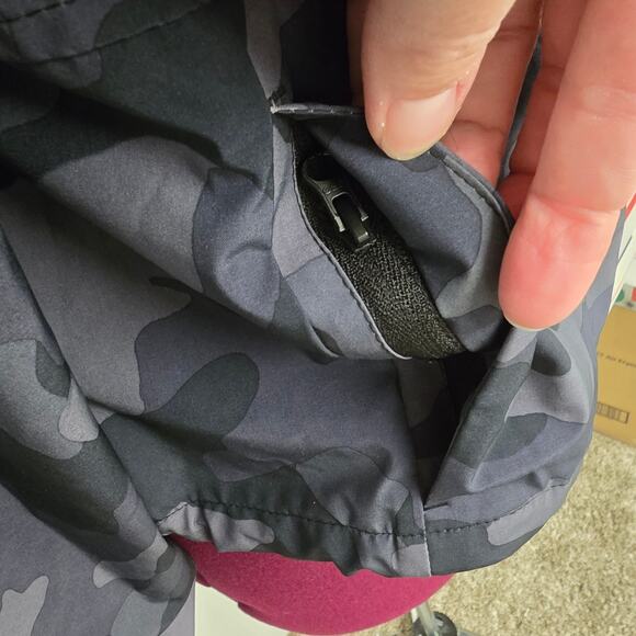 Women's Old Navy "Active" Gray Camo Water Resistant Cropped Rain Jacket | Size M - Picture 6 of 12